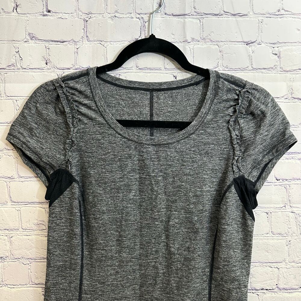 Lululemon Run Full Tilt Short Sleeve Shirt Heathered Black Women's 8 Athletic - Picture 2 of 8